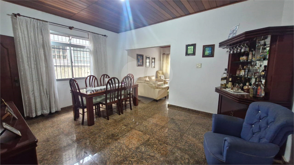 Casa a Venda | 2 dormitórios | 2 vagas no Jd São Paulo