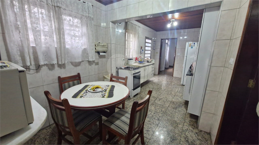 Casa a Venda | 2 dormitórios | 2 vagas no Jd São Paulo