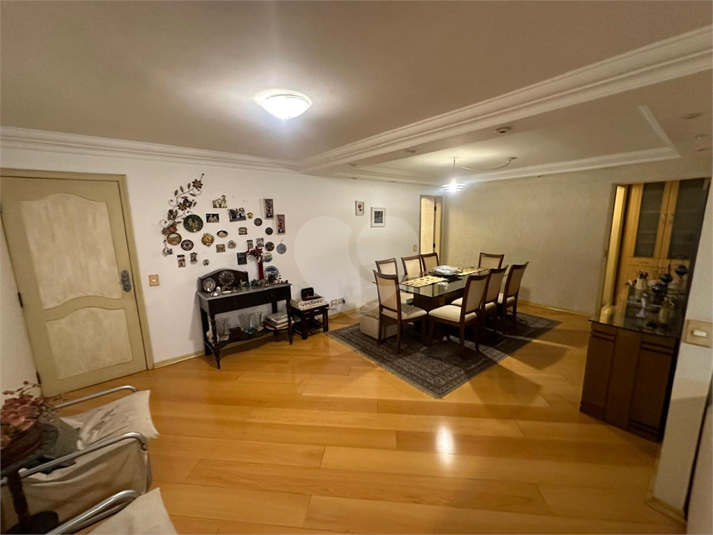 APARTAMENTO EM PINHEIROS