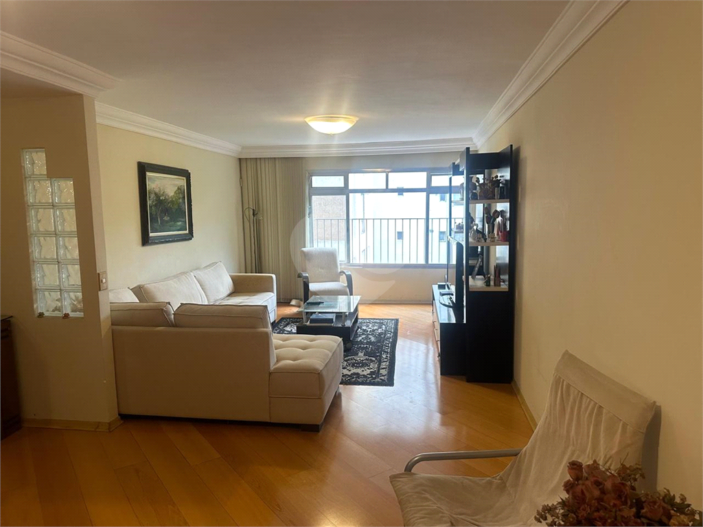 APARTAMENTO EM PINHEIROS