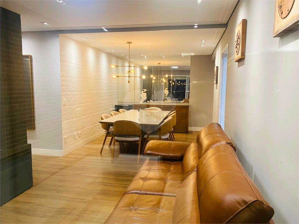 Apartamento à venda com 3 quartos, 146m² - Foto 2