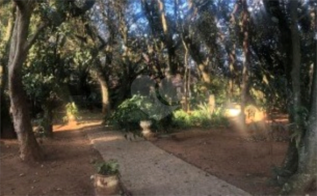 Casa para alugar com 3 quartos, 200m² - Foto 2