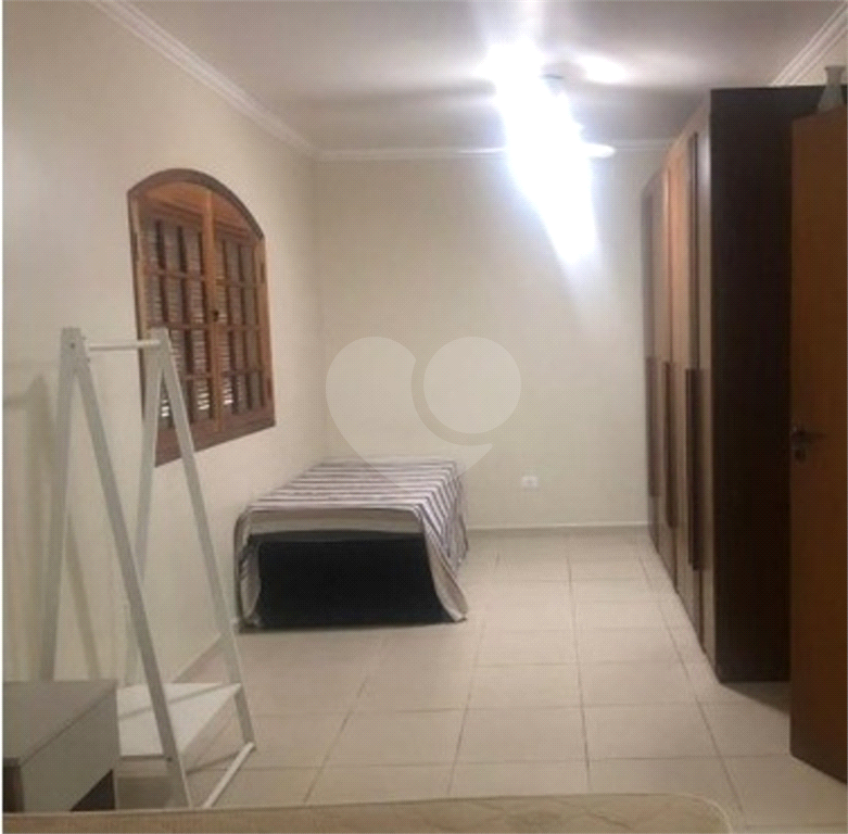 Casa para alugar com 3 quartos, 200m² - Foto 12