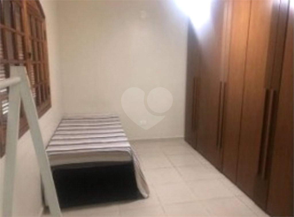 Casa para alugar com 3 quartos, 200m² - Foto 10