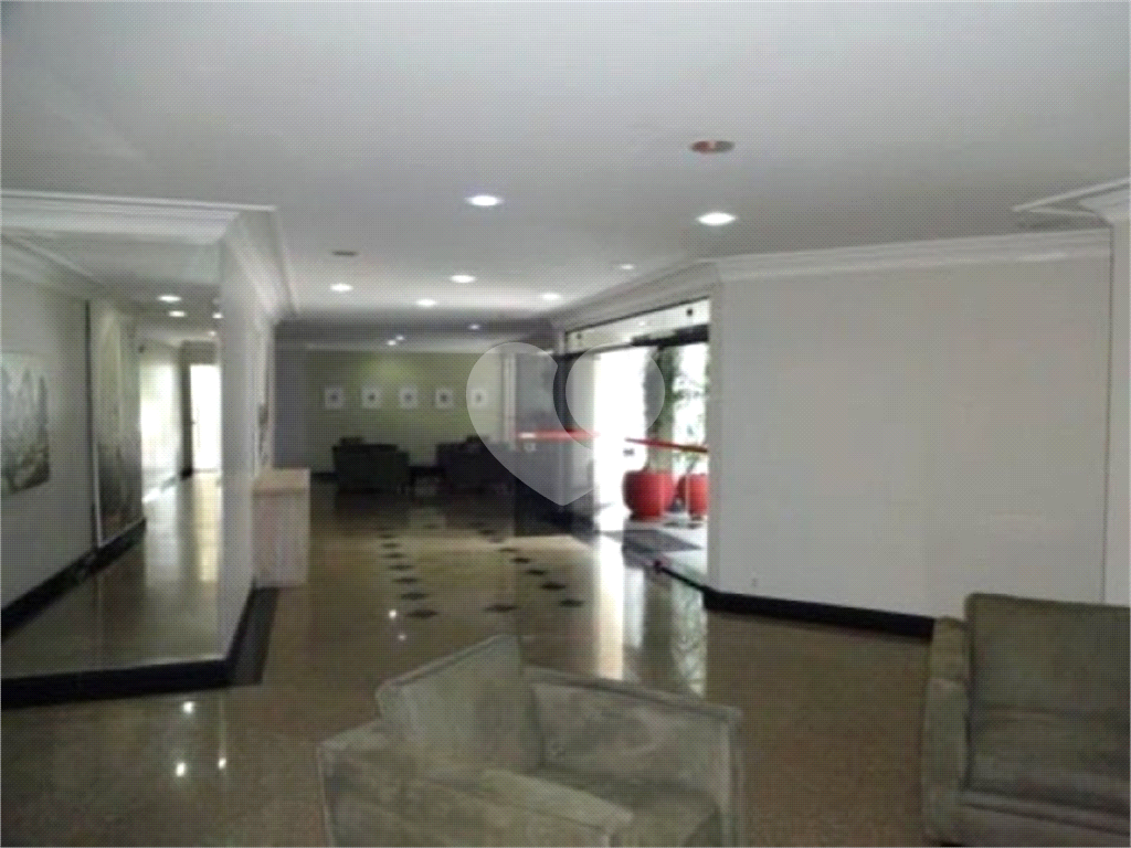 APARTAMENTO em HIGIENÓPOLIS