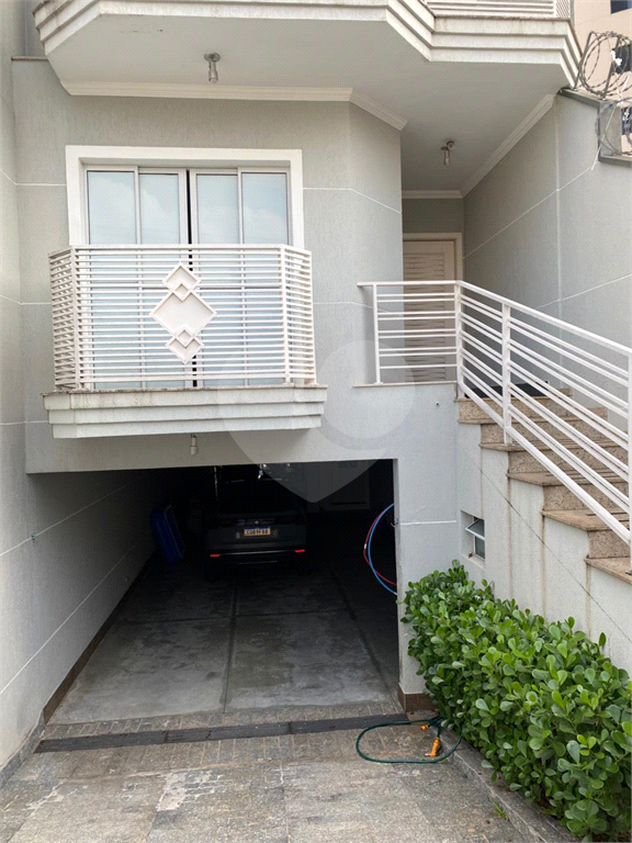 Casa com 3 suítes e piscina à venda