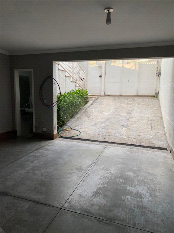 Casa com 3 suítes e piscina à venda