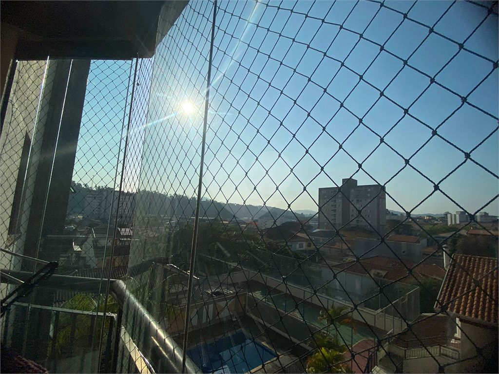 APARTAMENTO em VILA ROSÁLIA