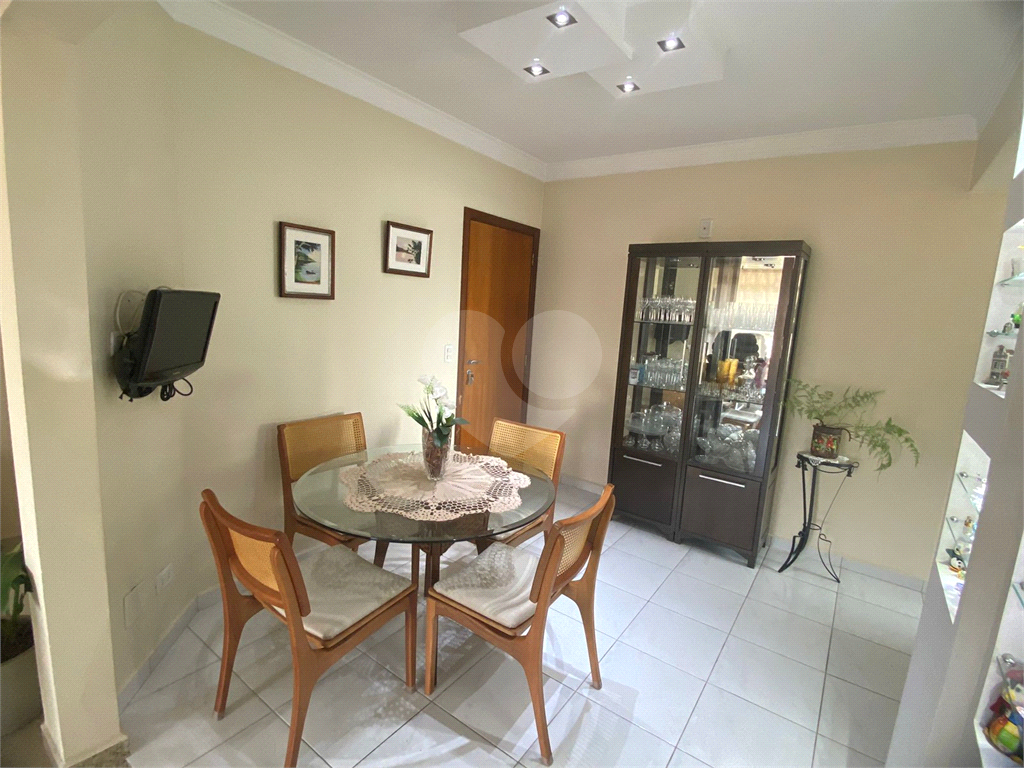 APARTAMENTO em VILA ROSÁLIA