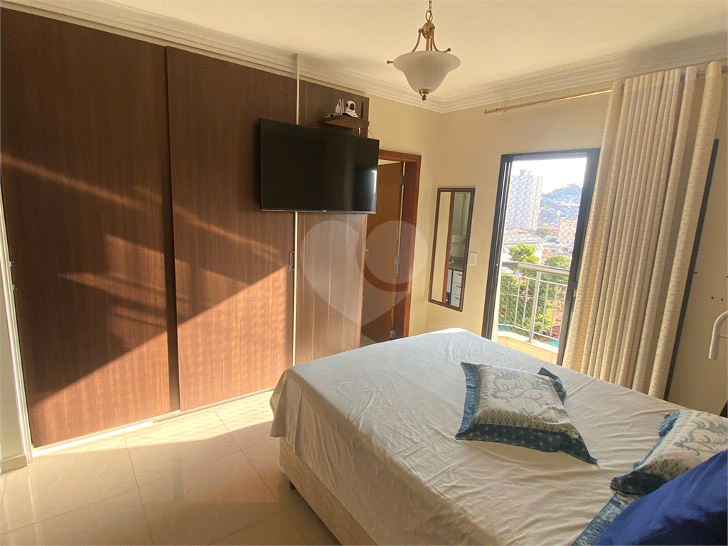 APARTAMENTO em VILA ROSÁLIA