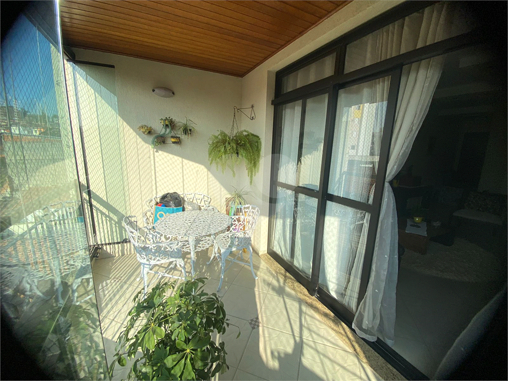 APARTAMENTO em VILA ROSÁLIA
