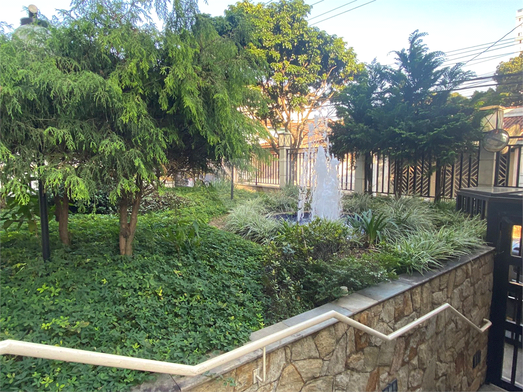 APARTAMENTO em VILA ROSÁLIA