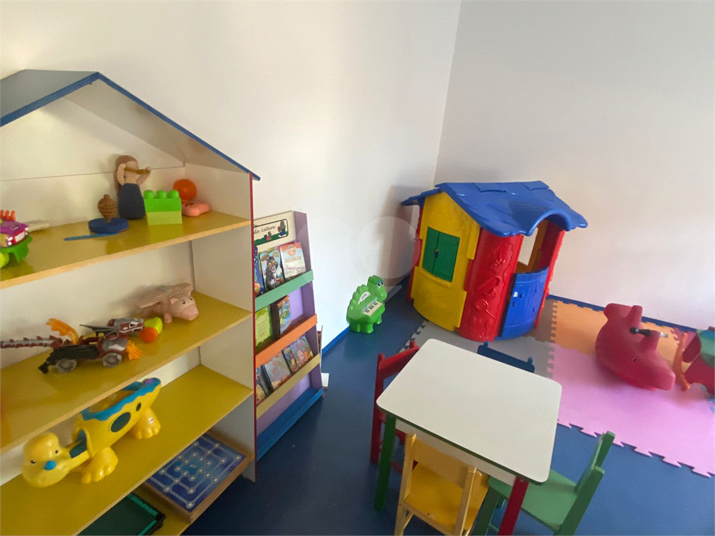 APARTAMENTO em VILA ROSÁLIA