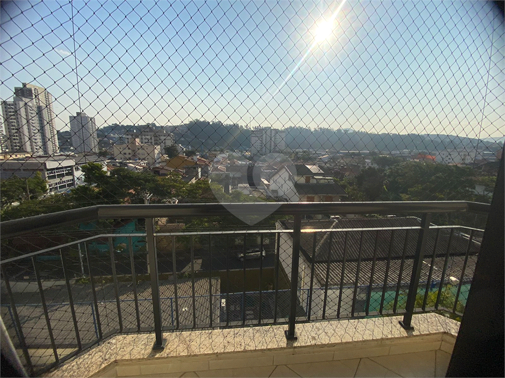 APARTAMENTO em VILA ROSÁLIA