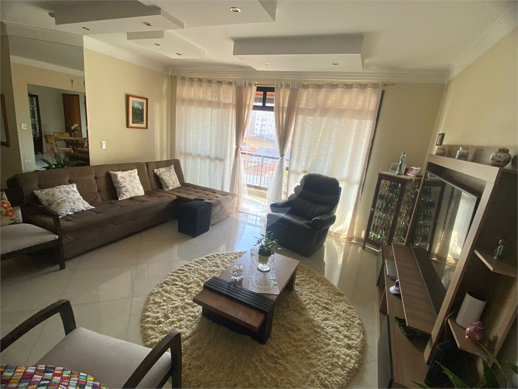 APARTAMENTO em VILA ROSÁLIA