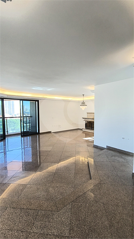 APARTAMENTO em SANTANA