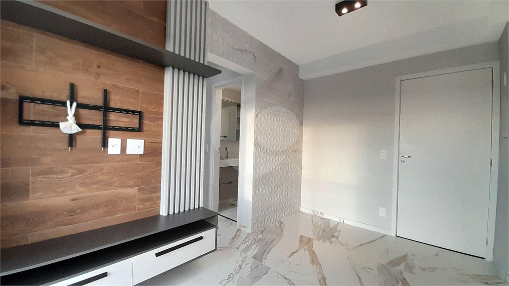 Apartamento totalmente reformado  para locação no Tucuruvi