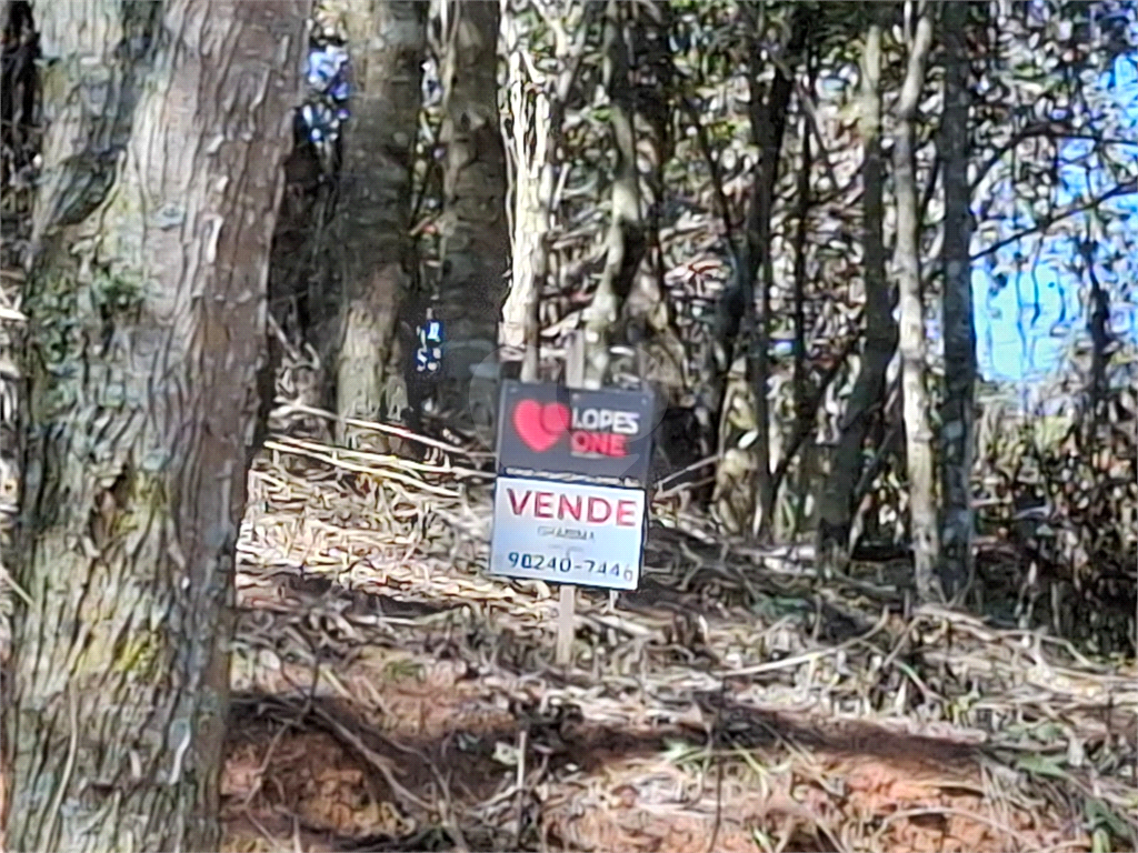 Terreno em condomínio, com 1.398 metros quadrados de área
