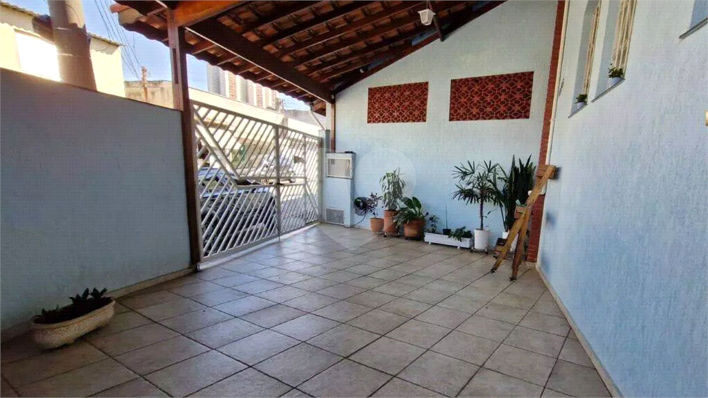 Casa à venda com 3 quartos, 129m² - Foto 1