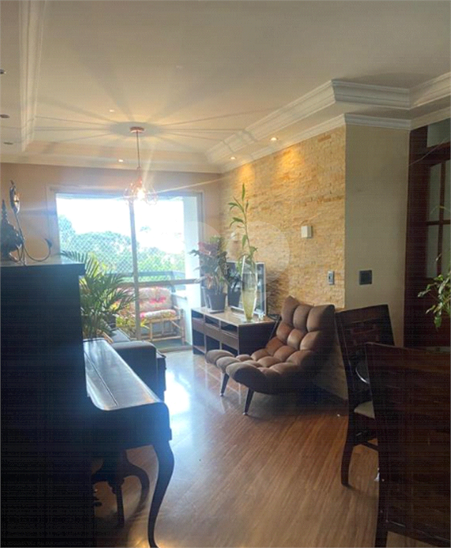 APARTAMENTO em SANTANA