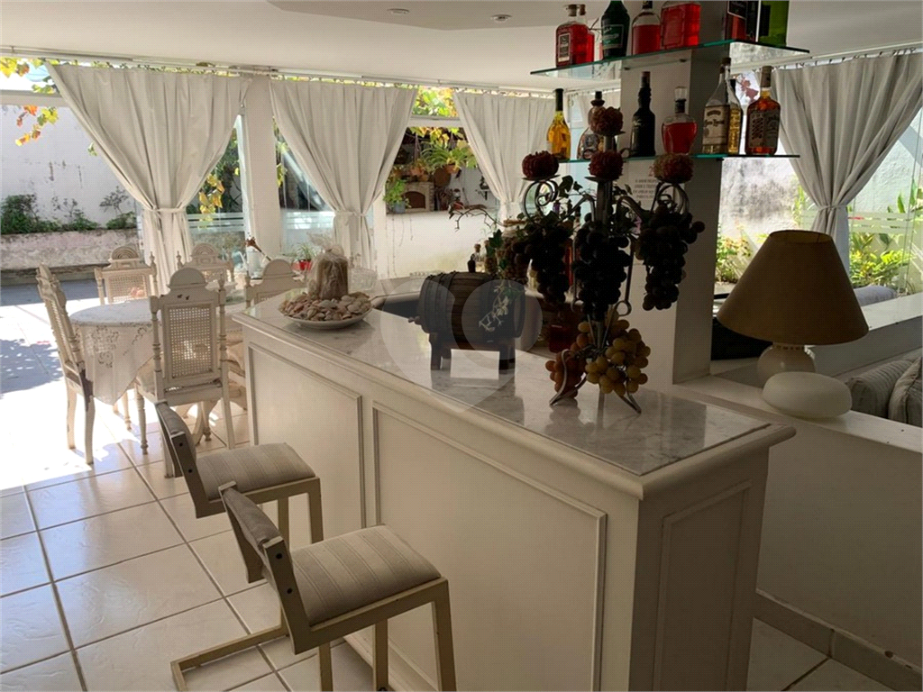 Casa Residencial em TREMEMBÉ com  320 m²