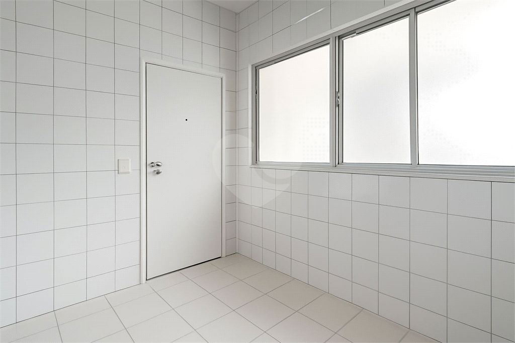 APARTAMENTO em ALTO DA LAPA