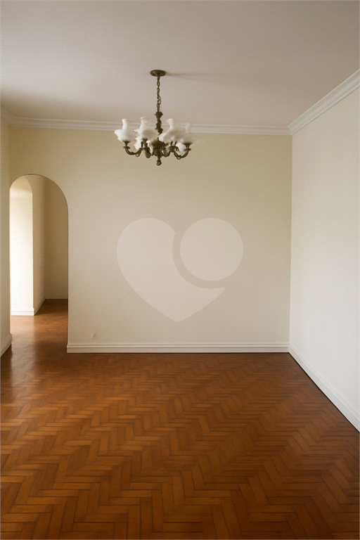 APARTAMENTO em ALTO DA LAPA
