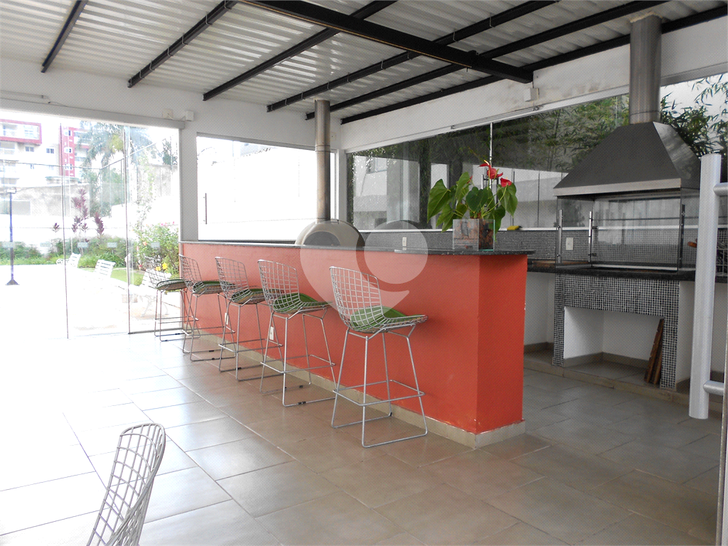 APARTAMENTO em ALTO DA LAPA