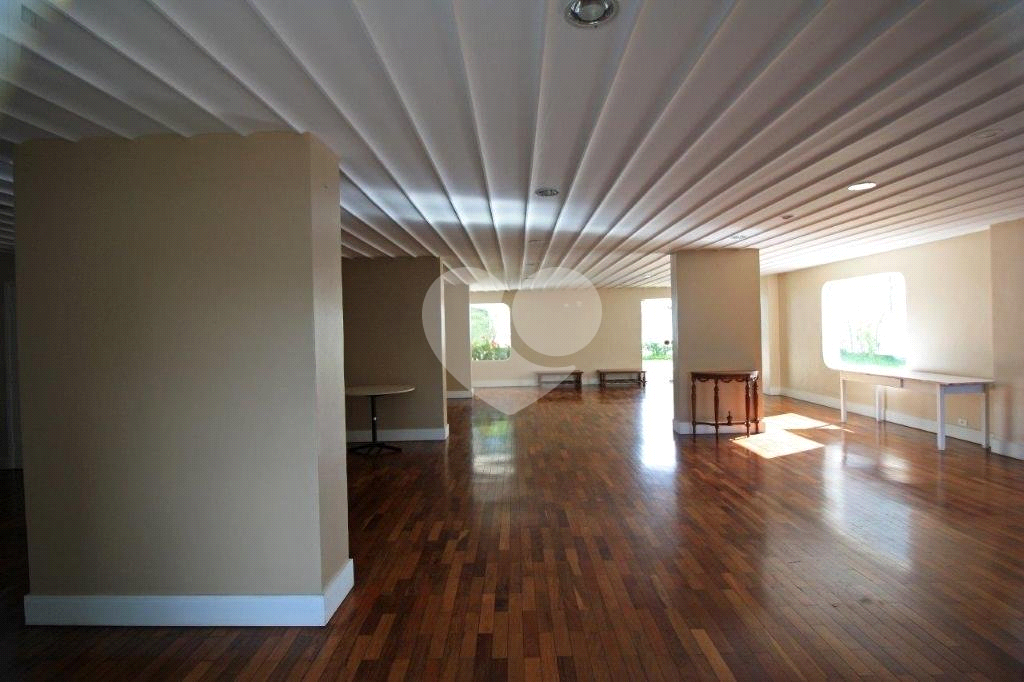 APARTAMENTO em ALTO DA LAPA
