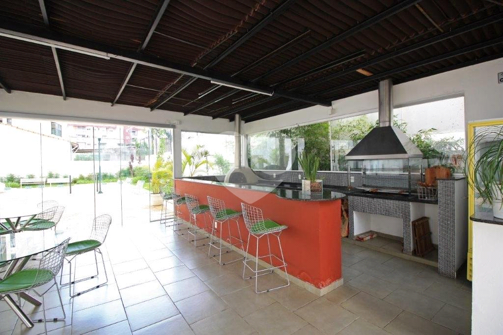 APARTAMENTO em ALTO DA LAPA