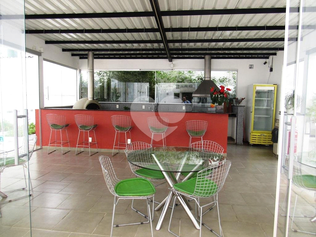 APARTAMENTO em ALTO DA LAPA