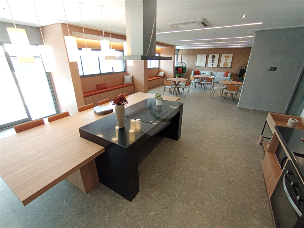 VENDE / ALUGA – STUDIO MOBILIADO NA FARIA LIMA COM VENTILAÇÃO NATURAL.