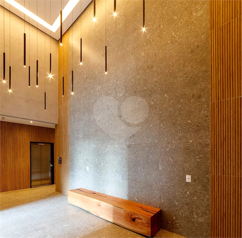 VENDE / ALUGA – STUDIO MOBILIADO NA FARIA LIMA COM VENTILAÇÃO NATURAL.
