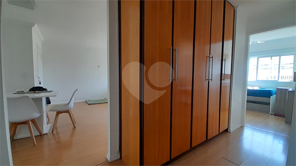 Apartamento à Venda, 80 m², Andar Alto, Reformado, 2 dormitórios 1 vaga