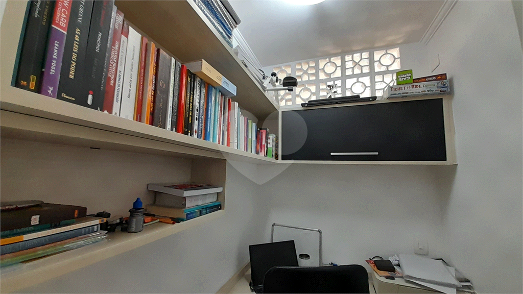 Apartamento à Venda, 80 m², Andar Alto, Reformado, 2 dormitórios 1 vaga
