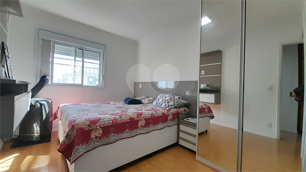 Apartamento à Venda, 80 m², Andar Alto, Reformado, 2 dormitórios 1 vaga