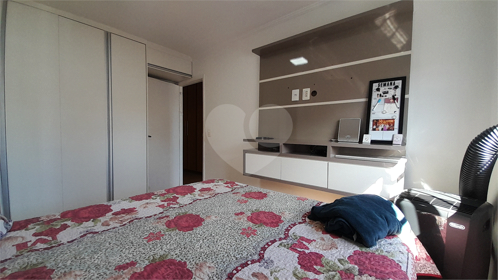 Apartamento à Venda, 80 m², Andar Alto, Reformado, 2 dormitórios 1 vaga