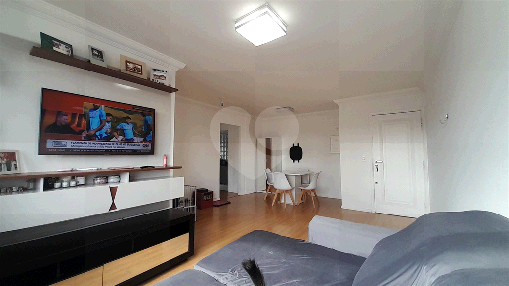 Apartamento à Venda, 80 m², Andar Alto, Reformado, 2 dormitórios 1 vaga