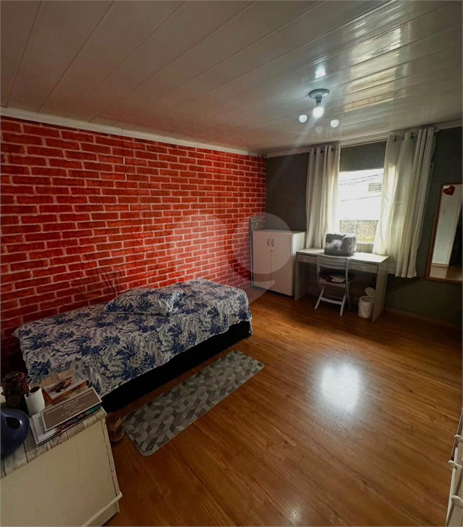 Casa à venda com 4 quartos, 220m² - Foto 1