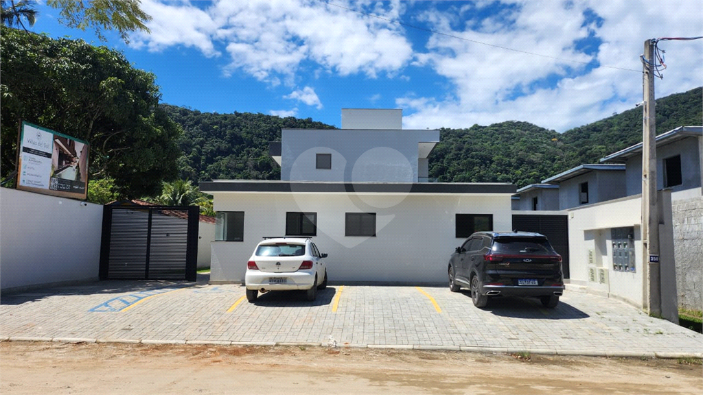 Casa em Condomínio Residencial em Barequeçaba  com 222 m²