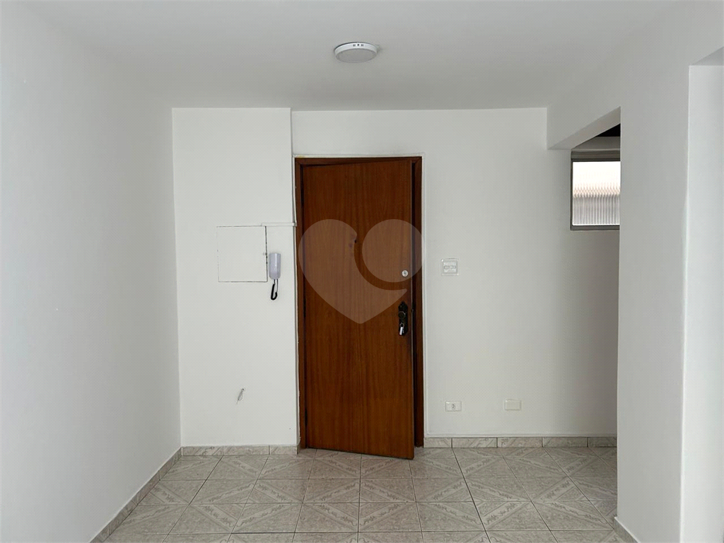 APARTAMENTO EM ALTO DE PINHEIROS - 3 DORMITÓRIOS 