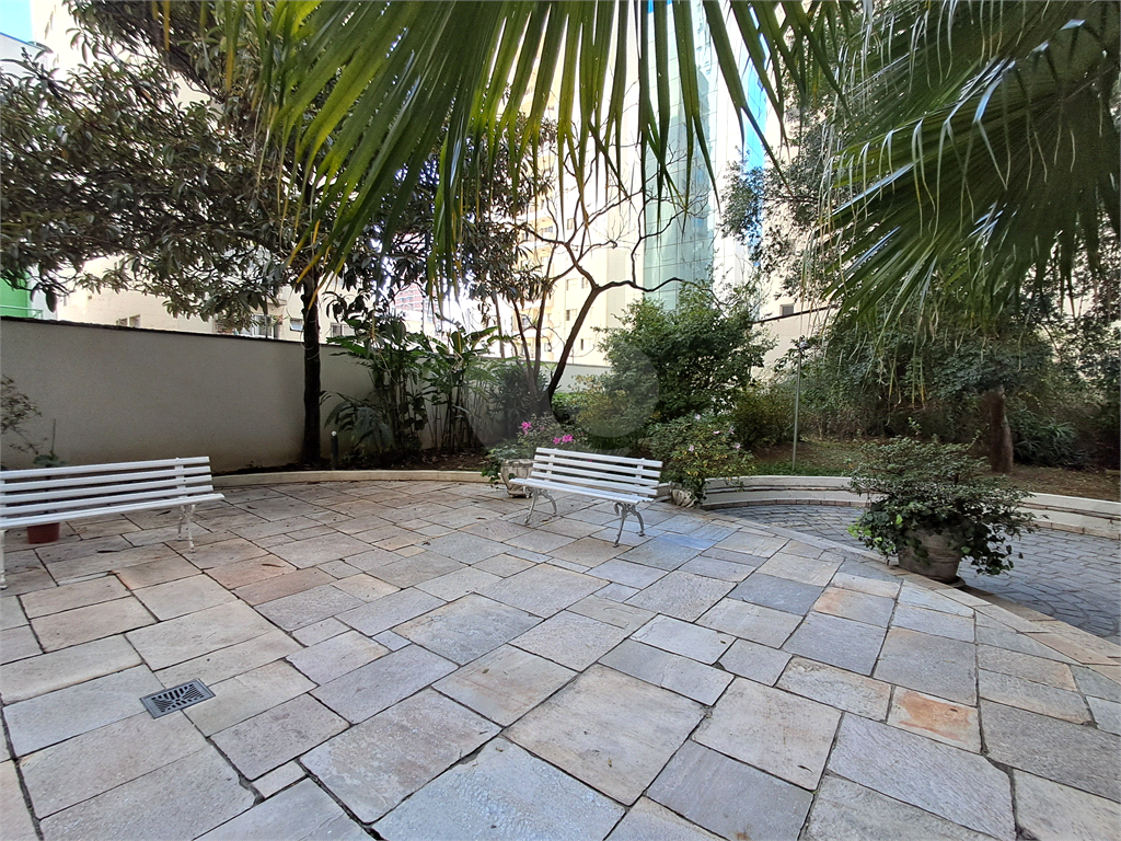 Imóvel de 94m² com sala de estar de 2 ambientes planta original com 3 quartos 1 vaga de garagem Pinheiros
