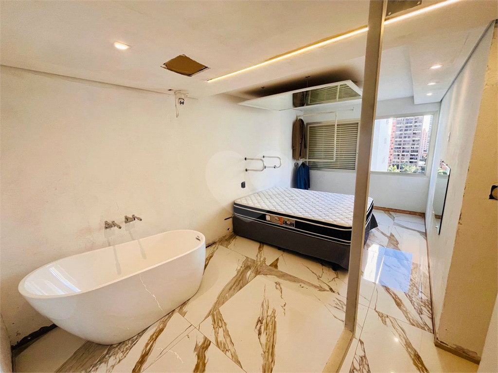 Imóvel de 94m² com sala de estar de 2 ambientes planta original com 3 quartos 1 vaga de garagem Pinheiros