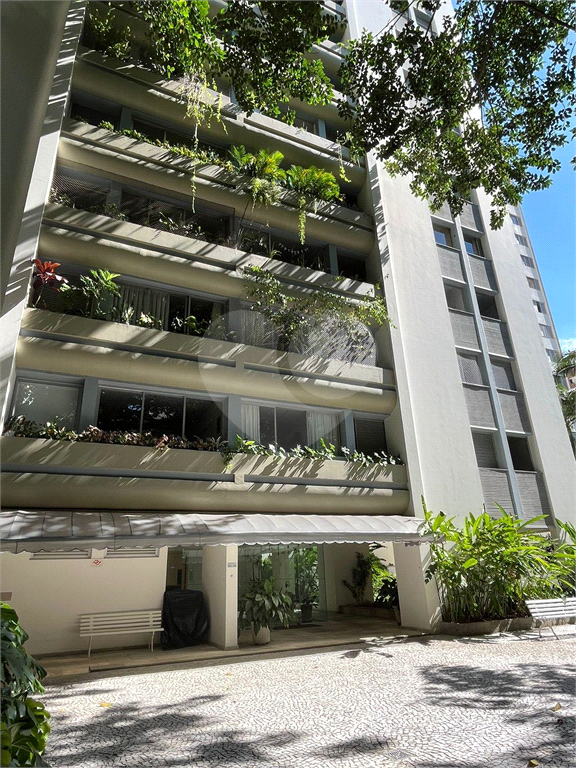 Imóvel de 94m² com sala de estar de 2 ambientes planta original com 3 quartos 1 vaga de garagem Pinheiros