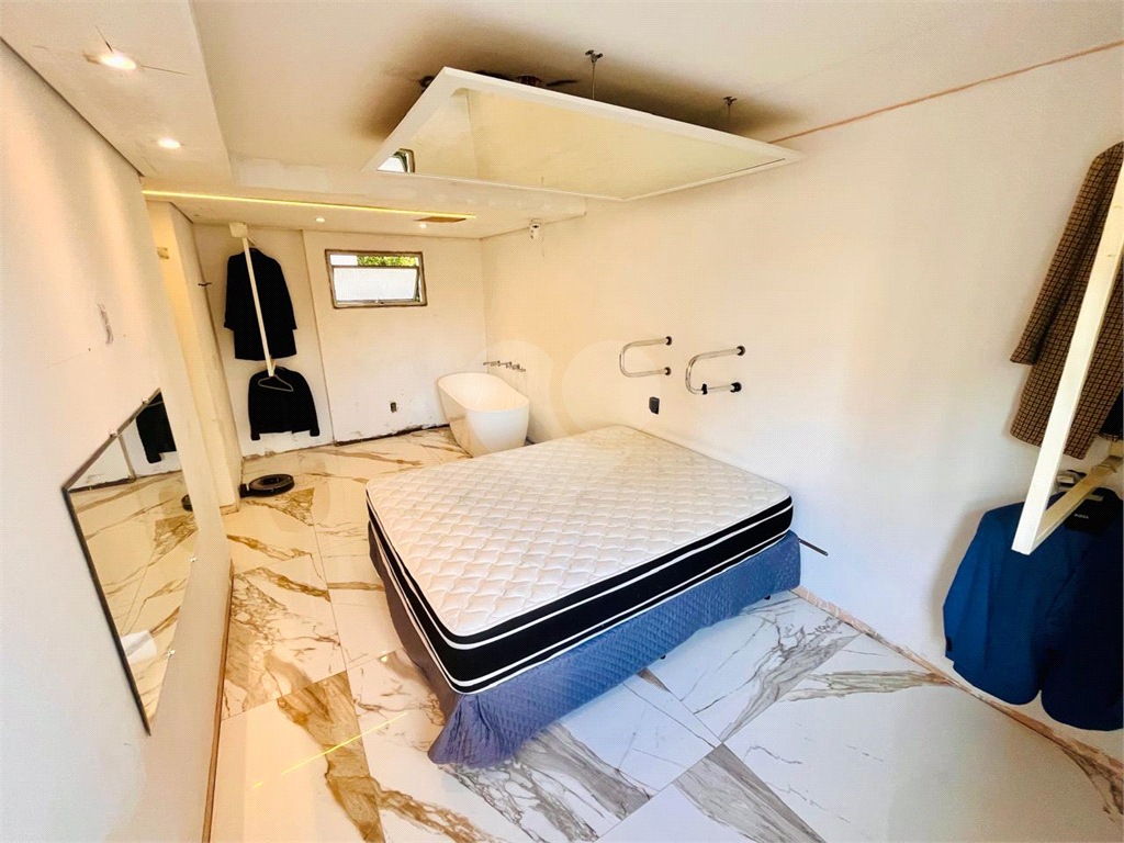 Imóvel de 94m² com sala de estar de 2 ambientes planta original com 3 quartos 1 vaga de garagem Pinheiros