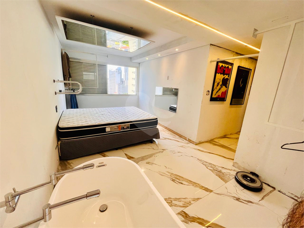 Imóvel de 94m² com sala de estar de 2 ambientes planta original com 3 quartos 1 vaga de garagem Pinheiros