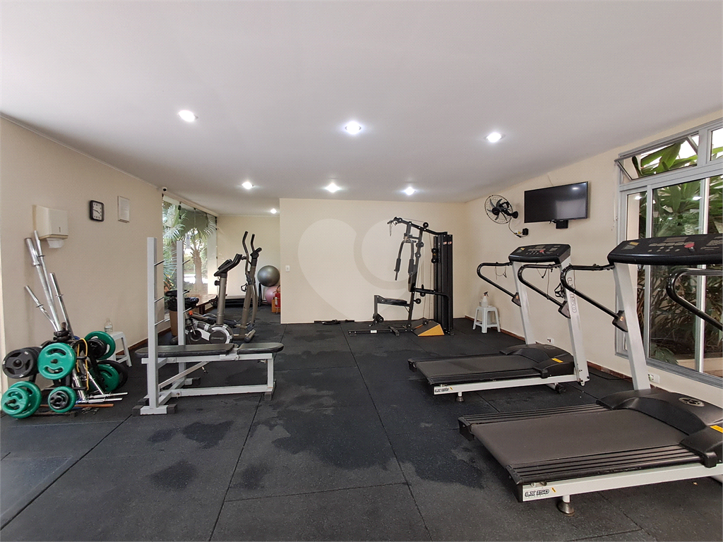 Imóvel de 94m² com sala de estar de 2 ambientes planta original com 3 quartos 1 vaga de garagem Pinheiros