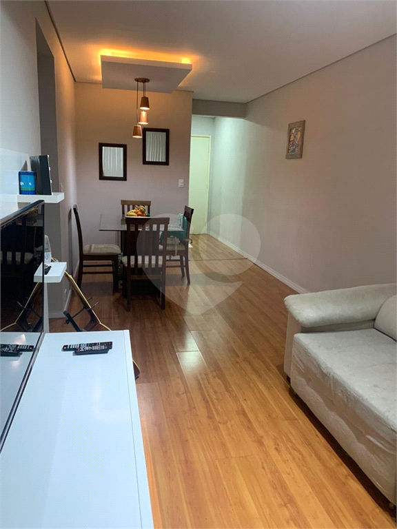 Apartamento reformado com 75m² à venda na Av. Ultramarino