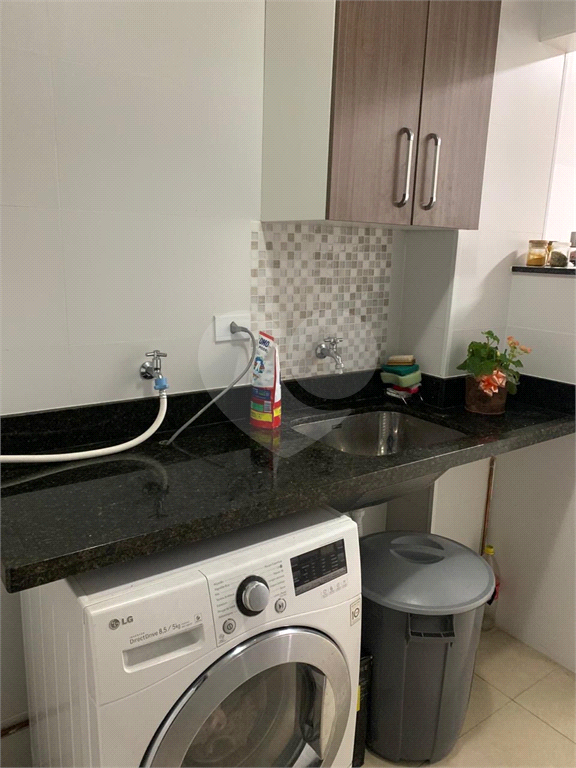 Apartamento reformado com 75m² à venda na Av. Ultramarino