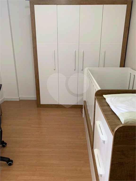 Apartamento reformado com 75m² à venda na Av. Ultramarino